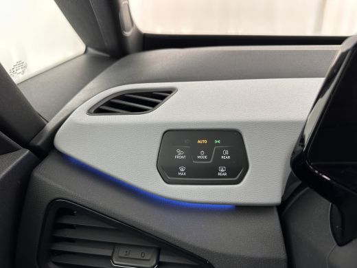 Volkswagen ID.3 First Plus 58 kWh [ 3-Fase ] (INCL.BTW) Aut. *FULL-LED | HEATED-COMFORTSEATS | CAMERA | DIGI-COCK... ActivLease financial lease