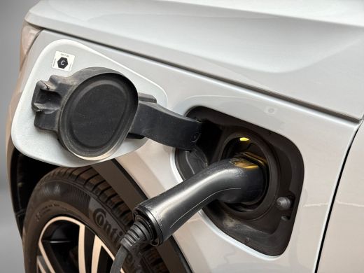 Volvo  XC40 1.5 T4 Recharge R-Design Expression 211Pk Automaat (APPLE CARPLAY, LEDER/ALCANTARA, CAMERA, GETIN... ActivLease financial lease
