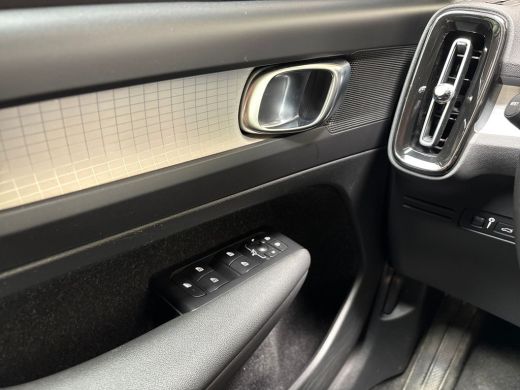 Volvo  XC40 1.5 T5 Recharge Inscription 252Pk Automaat (APPLE CARPLAY, GROOT NAVI, TREKHAAK, GETINT GLAS, SPO... ActivLease financial lease