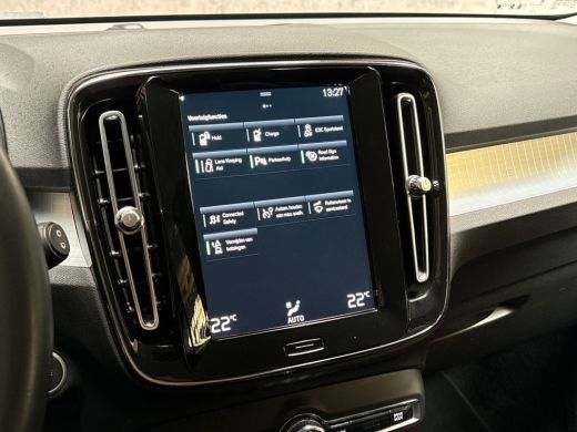Volvo  XC40 1.5 T5 Recharge Inscription 252Pk Automaat (APPLE CARPLAY, GROOT NAVI, TREKHAAK, GETINT GLAS, SPO... ActivLease financial lease