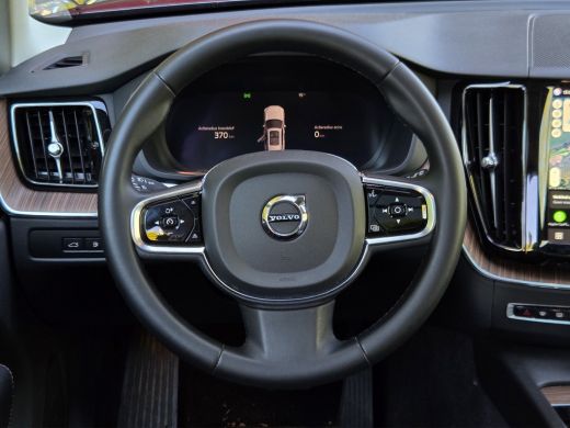 Volvo  XC60 2.0 T6 Plug-in hybrid AWD Ultimate Dark | Luchtvering | Trekhaak | 360 Cam | Stoelventilatie | Pa... ActivLease financial lease