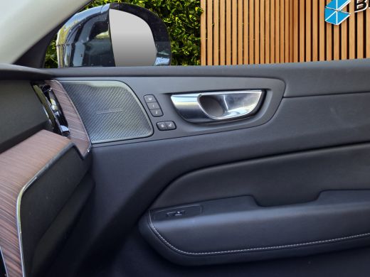 Volvo  XC60 2.0 T6 Plug-in hybrid AWD Ultimate Dark | Luchtvering | Trekhaak | 360 Cam | Stoelventilatie | Pa... ActivLease financial lease