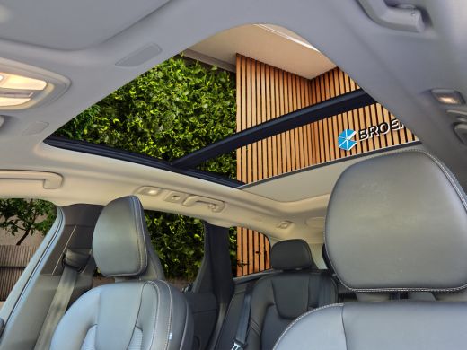 Volvo  XC60 2.0 T6 Plug-in hybrid AWD Ultimate Dark | Luchtvering | Trekhaak | 360 Cam | Stoelventilatie | Pa... ActivLease financial lease
