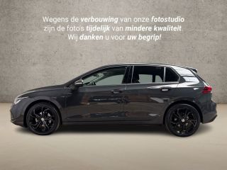 Volkswagen Golf 1.0 TSI Sportline Automaat (APPLE CARPLAY, GROOT NAVI, CAMERA, GETINT GLAS, SPORTSTOELEN, SFEERVE...