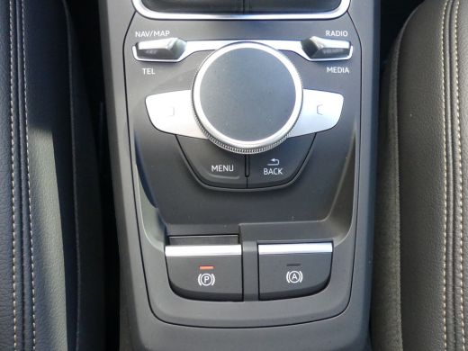 Audi Q2 30 TFSI Advanced edition | CAMERA | PARKEERSENSOREN V+A | NAVI | APPLE CARPLAY / ANDRIOD AUTO | L... ActivLease financial lease