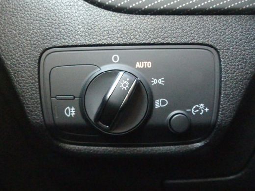 Audi Q2 30 TFSI Advanced edition | CAMERA | PARKEERSENSOREN V+A | NAVI | APPLE CARPLAY / ANDRIOD AUTO | L... ActivLease financial lease