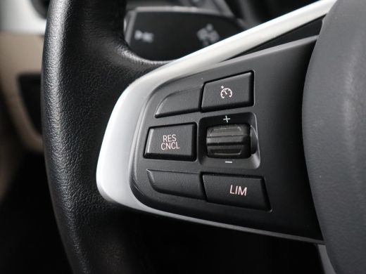 BMW X1 sDrive20i Business Edition Plus | Leder | Head-Up | Trekhaak | Stoelverwarming | Carplay | Sfeerv... ActivLease financial lease