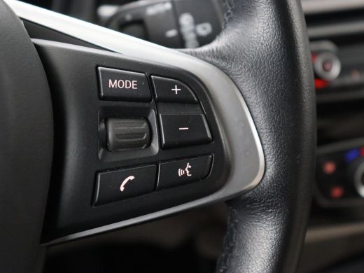 BMW X1 sDrive20i Business Edition Plus | Leder | Head-Up | Trekhaak | Stoelverwarming | Carplay | Sfeerv... ActivLease financial lease