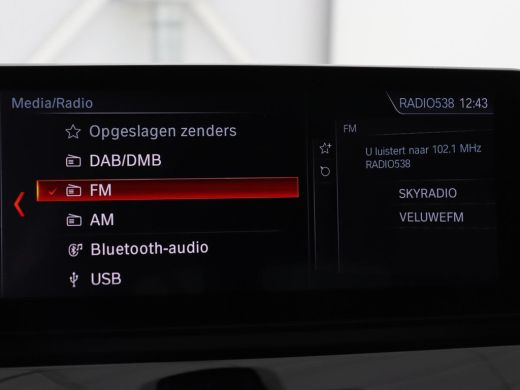 BMW X1 sDrive20i Business Edition Plus | Leder | Head-Up | Trekhaak | Stoelverwarming | Carplay | Sfeerv... ActivLease financial lease