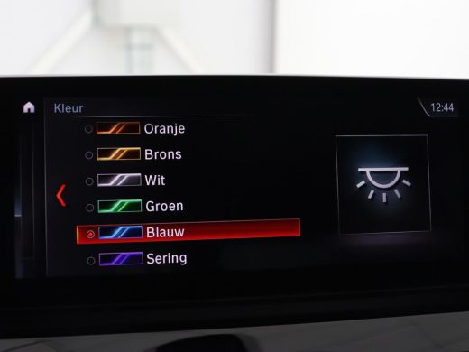 BMW X1 sDrive20i Business Edition Plus | Leder | Head-Up | Trekhaak | Stoelverwarming | Carplay | Sfeerv... ActivLease financial lease