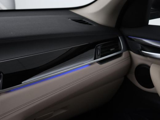 BMW X1 sDrive20i Business Edition Plus | Leder | Head-Up | Trekhaak | Stoelverwarming | Carplay | Sfeerv... ActivLease financial lease