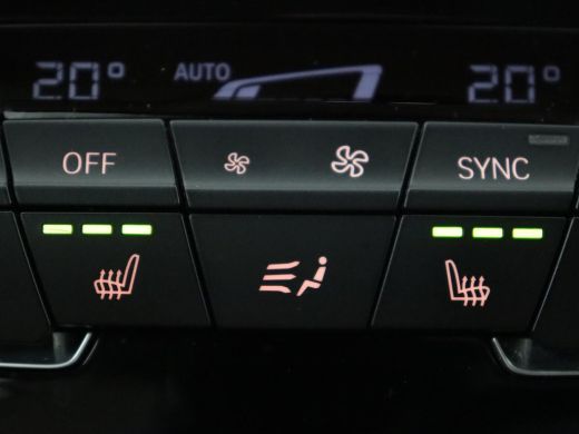 BMW X1 sDrive20i Business Edition Plus | Leder | Head-Up | Trekhaak | Stoelverwarming | Carplay | Sfeerv... ActivLease financial lease
