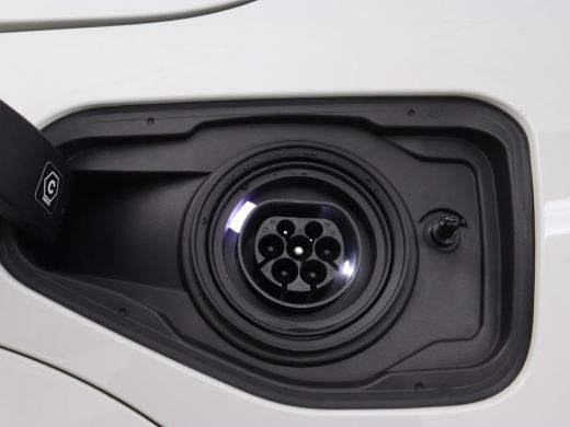 BMW X1 xDrive25e M Sport | SOH 93,3% | Adaptive cruise | Massage | Sportstoelen | Keyless | Stuurverwarm... ActivLease financial lease