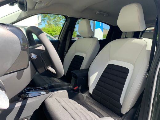Citroën &euml;-C3 Aircross Max 113pk 44 kWh Airco | AppleCarplay/ Android Auto | Camera | Cruise Control | DAB | LED | Navi | ActivLease financial lease