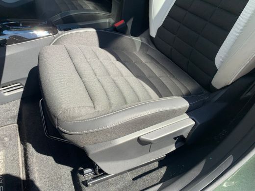 Citroën &euml;-C3 Aircross Max 113pk 44 kWh Airco | AppleCarplay/ Android Auto | Camera | Cruise Control | DAB | LED | Navi | ActivLease financial lease
