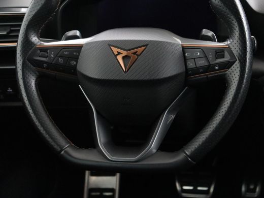 CUPRA Leon 1.4 eHybrid VZ | SOH 90,7% | 245pk | Stoelverwarming | Adaptive cruise | Camera | Carplay | Navig... ActivLease financial lease