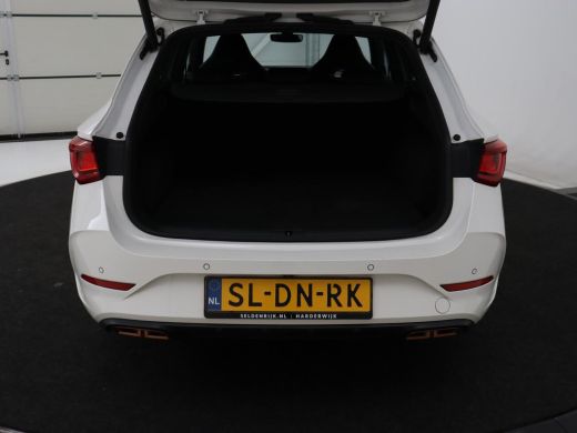 CUPRA Leon 1.4 eHybrid VZ | SOH 90,7% | 245pk | Stoelverwarming | Adaptive cruise | Camera | Carplay | Navig... ActivLease financial lease