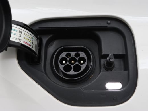 CUPRA Leon 1.4 eHybrid VZ | SOH 90,7% | 245pk | Stoelverwarming | Adaptive cruise | Camera | Carplay | Navig... ActivLease financial lease