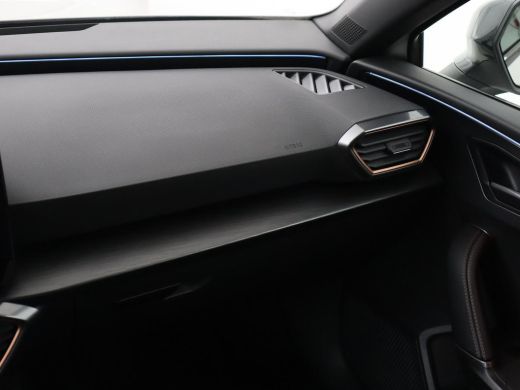 CUPRA Leon 1.4 eHybrid VZ | SOH 90,7% | 245pk | Stoelverwarming | Adaptive cruise | Camera | Carplay | Navig... ActivLease financial lease