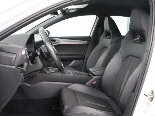 CUPRA Leon 1.4 eHybrid VZ | SOH 90,7% | 245pk | Stoelverwarming | Adaptive cruise | Camera | Carplay | Navig... ActivLease financial lease