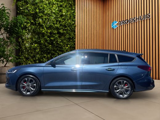 Ford Focus 1.0 EcoBoost Hybrid ST Line X | Trekhaak | Camera | B&O audio | Panoramadak | Winter Pack ActivLease financial lease
