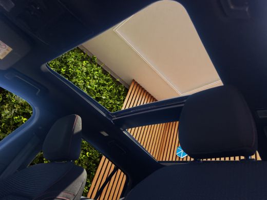 Ford Focus 1.0 EcoBoost Hybrid ST Line X | Trekhaak | Camera | B&O audio | Panoramadak | Winter Pack ActivLease financial lease