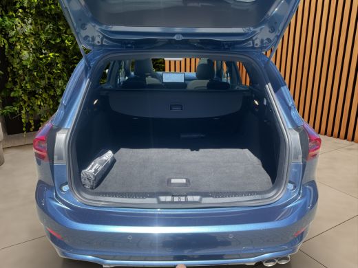 Ford Focus 1.0 EcoBoost Hybrid ST Line X | Trekhaak | Camera | B&O audio | Panoramadak | Winter Pack ActivLease financial lease