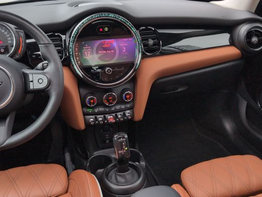 Mini 5-Deurs 1.5 Camden Edition | Panoramadak | Leder | Camera | Cruise Control | Airco (automatisch) | Apple ... ActivLease financial lease