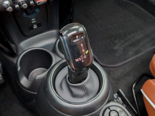 Mini 5-Deurs 1.5 Camden Edition | Panoramadak | Leder | Camera | Cruise Control | Airco (automatisch) | Apple ... ActivLease financial lease
