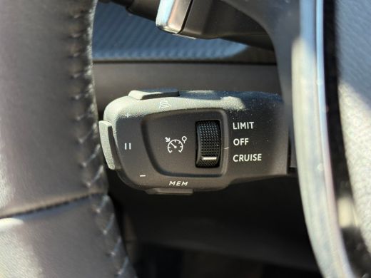 Peugeot 2008 1.2 Hybrid 145 Allure 360 camera | Keyless | Adeptieve cruise control | Apple carplay & Android auto ActivLease financial lease