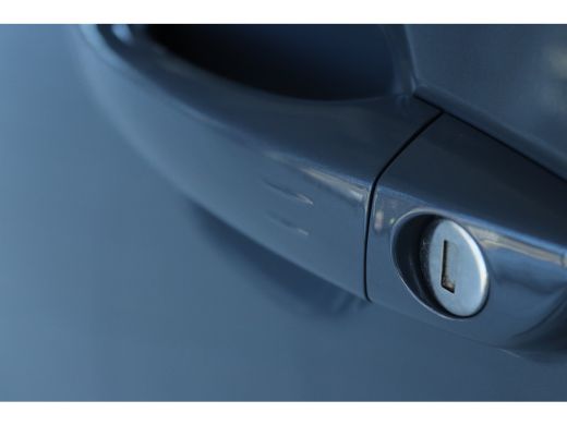 Peugeot 2008 1.2 Hybrid 145 Allure | Cruise Control | Sensoren | Navigatie | Carplay | Climate | LMV | LED | ActivLease financial lease