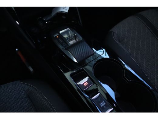 Peugeot 2008 1.2 Hybrid 145 Allure | Cruise Control | Sensoren | Navigatie | Carplay | Climate | LMV | LED | ActivLease financial lease