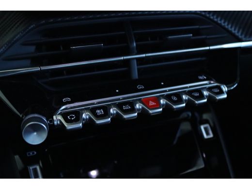 Peugeot 2008 1.2 Hybrid 145 Allure | Cruise Control | Sensoren | Navigatie | Carplay | Climate | LMV | LED | ActivLease financial lease