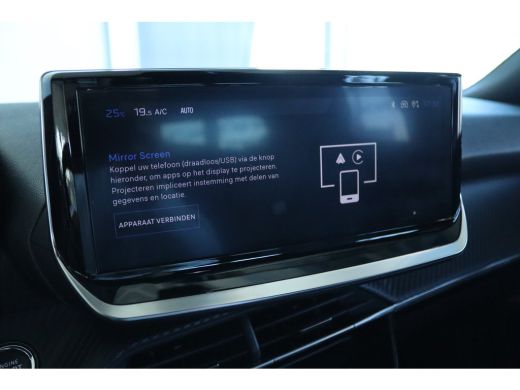 Peugeot 2008 1.2 Hybrid 145 Allure | Cruise Control | Sensoren | Navigatie | Carplay | Climate | LMV | LED | ActivLease financial lease