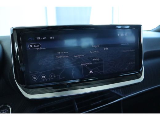 Peugeot 2008 1.2 Hybrid 145 Allure | Cruise Control | Sensoren | Navigatie | Carplay | Climate | LMV | LED | ActivLease financial lease