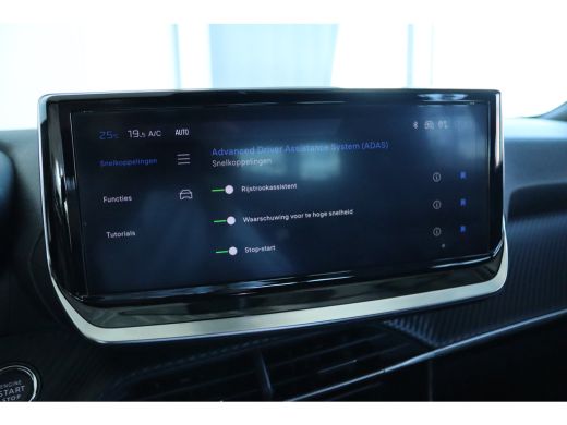 Peugeot 2008 1.2 Hybrid 145 Allure | Cruise Control | Sensoren | Navigatie | Carplay | Climate | LMV | LED | ActivLease financial lease
