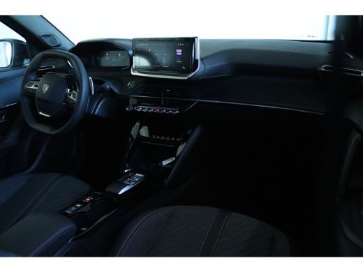 Peugeot 2008 1.2 Hybrid 145 Allure | Cruise Control | Sensoren | Navigatie | Carplay | Climate | LMV | LED | ActivLease financial lease
