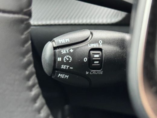 Peugeot 2008 1.2 PureTech 102PK Allure 6-bak | Halfleder | PDC | Apple Carplay/Android Auto | Cruise Control |... ActivLease financial lease