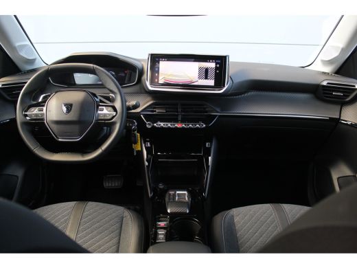 Peugeot 208 1.2 Hybrid 110 e-DCS6 Allure | Camera | Cruise | Carplay | Dodehoeksens. | DAB | Navi | Camera | ... ActivLease financial lease