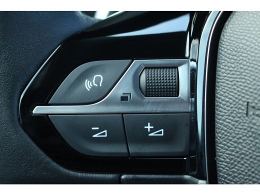 Peugeot 208 1.2 Hybrid 110 e-DCS6 Allure | Camera | Cruise | Carplay | Dodehoeksens. | DAB | Navi | Camera | ... ActivLease financial lease
