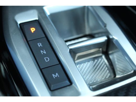 Peugeot 208 1.2 Hybrid 110 e-DCS6 Allure | Camera | Cruise | Carplay | Dodehoeksens. | DAB | Navi | Camera | ... ActivLease financial lease