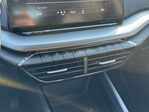Skoda Octavia Combi TSI iV 204PK PHEV BUSINESS EDITION TREKHAAK/NAVI/CARPLAY ActivLease financial lease