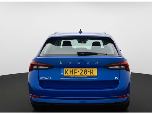 Skoda Octavia Combi TSI iV 204PK PHEV BUSINESS EDITION TREKHAAK/NAVI/CARPLAY ActivLease financial lease
