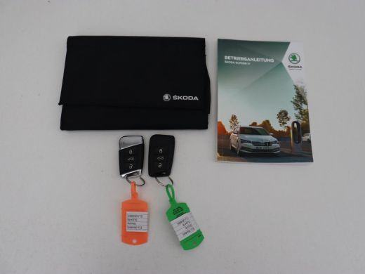 Skoda Superb 1.4 TSI iV Business Edition | SOH 90,7% | Stoelverwarming | Virtual Cockpit | Adaptive cruise | C... ActivLease financial lease