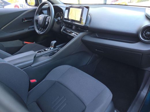 Toyota C-HR 1.8 Hybrid 140 Dynamic | Apple CarPlay | Blindspot | Rijklaar incl. garantie | ActivLease financial lease