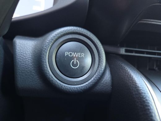 Toyota C-HR 1.8 Hybrid 140 Dynamic | Apple CarPlay | Blindspot | Rijklaar incl. garantie | ActivLease financial lease