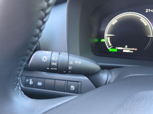 Toyota C-HR 1.8 Hybrid 140 Dynamic | Apple CarPlay | Blindspot | Rijklaar incl. garantie | ActivLease financial lease