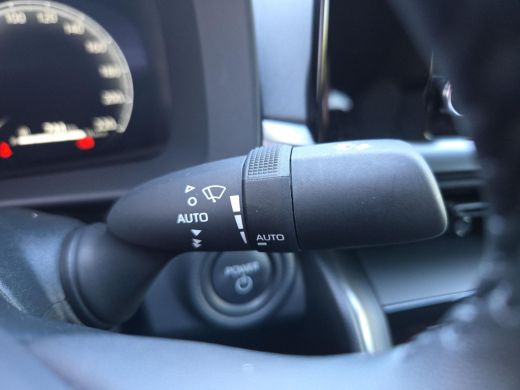 Toyota C-HR 1.8 Hybrid 140 Dynamic | Apple CarPlay | Blindspot | Rijklaar incl. garantie | ActivLease financial lease