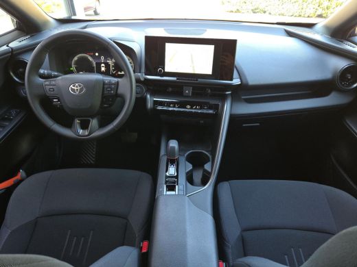 Toyota C-HR 1.8 Hybrid 140 Dynamic | Apple CarPlay | Blindspot | Rijklaar incl. garantie | ActivLease financial lease