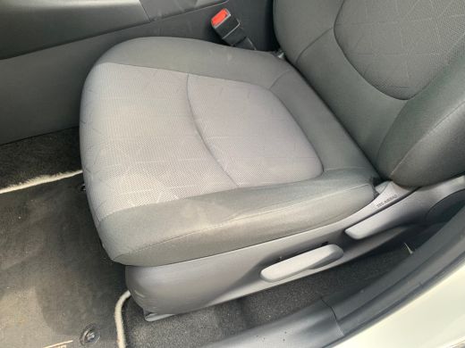 Toyota RAV4 2.5 Hybrid AWD First Edition Airco | 360 Camera | Cruise Control | DAB | Elktrische Achterklep | ... ActivLease financial lease